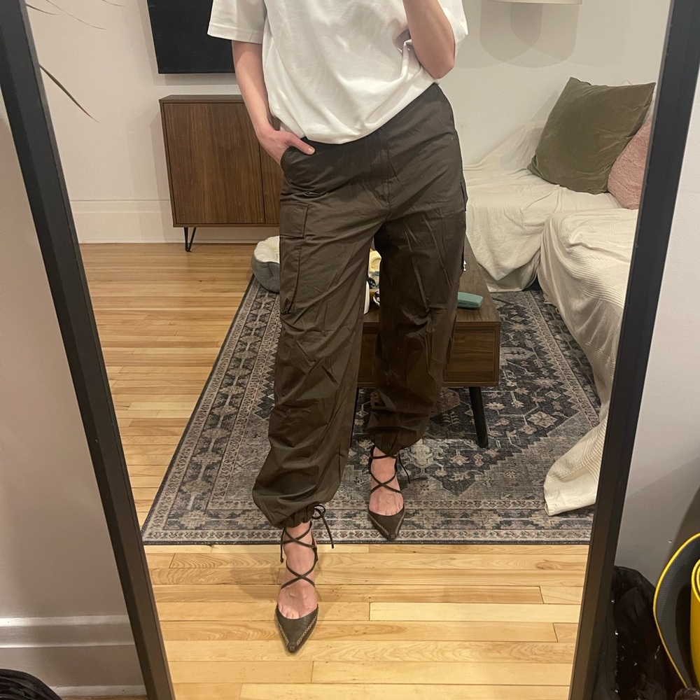 UNIQLO Wide Fit Cargo Pants 100% Cotton – Brown – Unisex – Size M